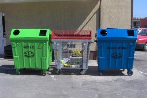 Zmiany w harmonogramie wywozu odpadów podczas weekendu majowego